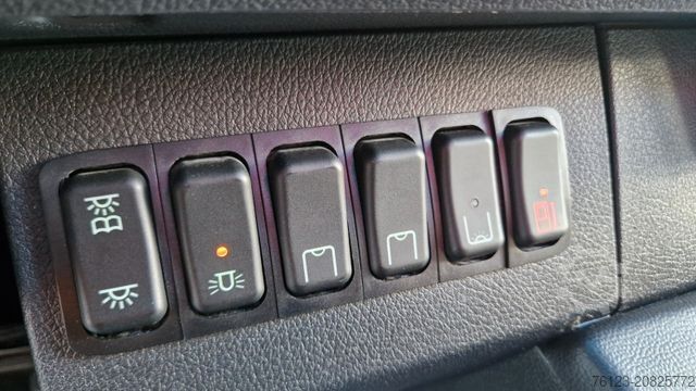 Kleinbus MERCEDES-BENZ 519 und 517 Glasdach XXL 20 Sitze Stock