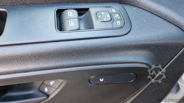 Kleinbus MERCEDES-BENZ 519 und 517 Glasdach XXL 20 Sitze Stock