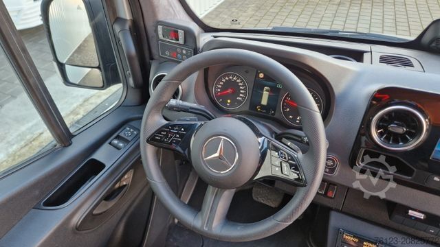 Kleinbus MERCEDES-BENZ 519 und 517 Glasdach XXL 20 Sitze Stock