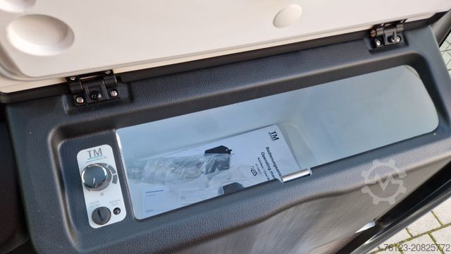 Kleinbus MERCEDES-BENZ 519 und 517 Glasdach XXL 20 Sitze Stock