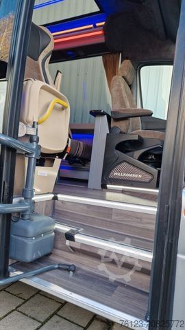 Kleinbus MERCEDES-BENZ 519 und 517 Glasdach XXL 20 Sitze Stock