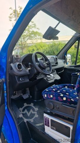 Kleinbus MERCEDES-BENZ 517 / 515 Frontniederflur mit Ada Systeme