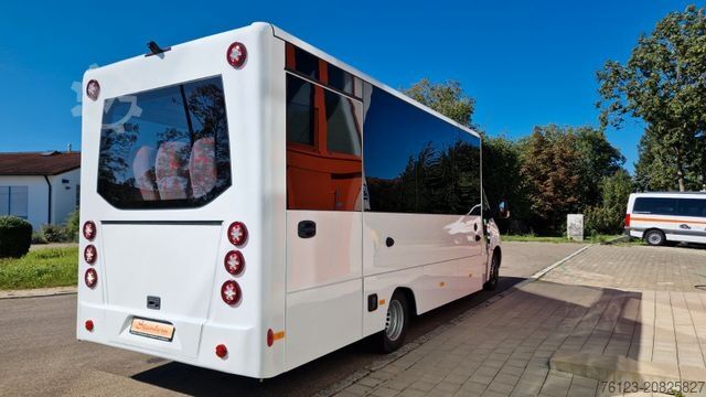 Kleinbus MERCEDES-BENZ 30 Sitzer Schul- Transferbus 519 Lagerfahrzeug