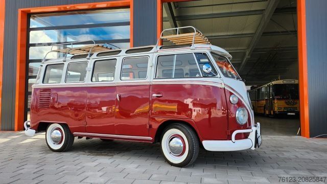 Kleinbus VOLKSWAGEN T 1 Samba mit Safarifenster