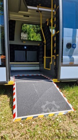 Kleinbus MERCEDES-BENZ Sprinter 517 Heckniederflur Vorlauffahrzeug