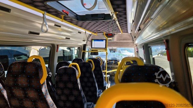 Kleinbus MERCEDES-BENZ Sprinter 517 Heckniederflur Vorlauffahrzeug