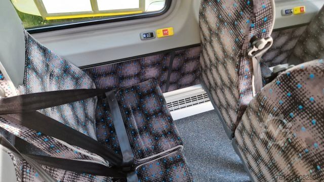 Kleinbus MERCEDES-BENZ Sprinter 517 Heckniederflur Vorlauffahrzeug