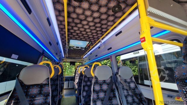 Kleinbus MERCEDES-BENZ Sprinter 517 Heckniederflur Vorlauffahrzeug