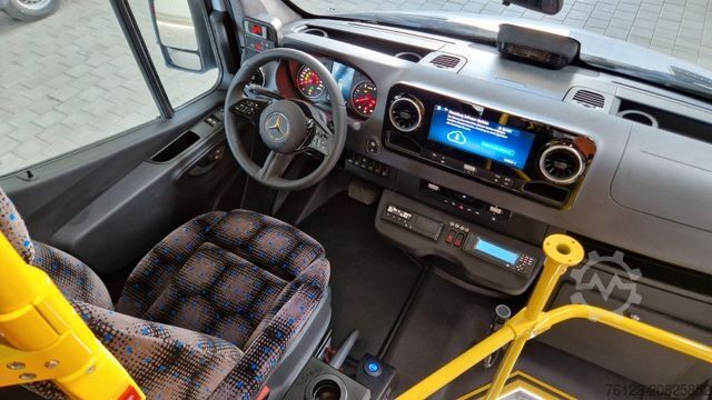 Kleinbus MERCEDES-BENZ Sprinter 517 Heckniederflur Vorlauffahrzeug