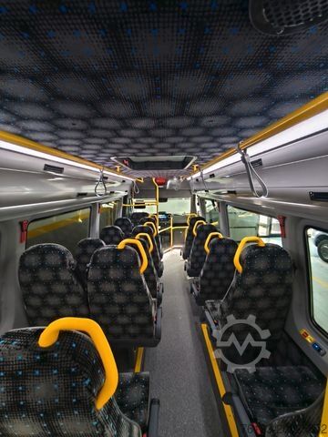 Kleinbus MERCEDES-BENZ Sprinter 517 Heckniederflur Vorlauffahrzeug