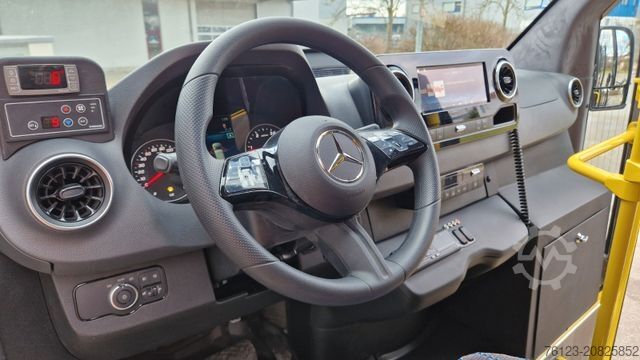 Kleinbus MERCEDES-BENZ Sprinter 517 Heckniederflur Vorlauffahrzeug