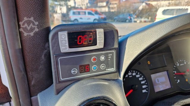 Stadtbus MERCEDES-BENZ 3 x Lagerfahrzeug Bürgerbus Niederflur 9 Sitze