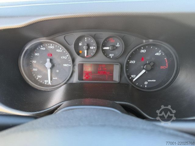 Pritschenwagen IVECO 35S15 / 3.0 Liter / Klima / AHK