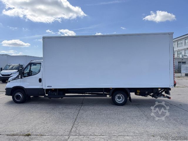 Transporter mit Koffer IVECO 70C18HA8/P