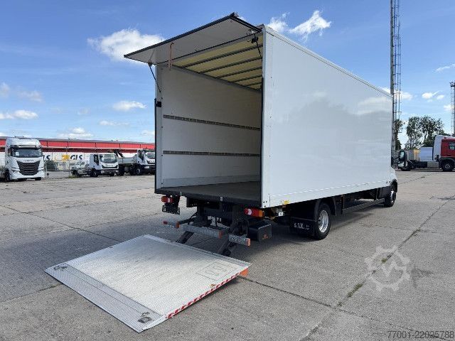 Transporter mit Koffer IVECO 70C18HA8/P