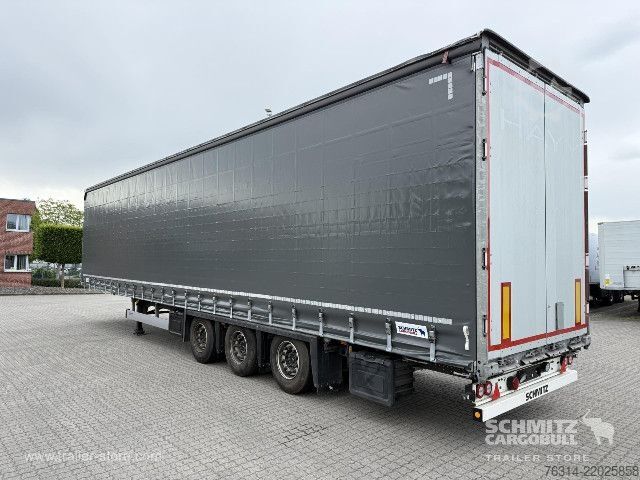 Auflieger mit Pritsche & Plane Schmitz Cargobull Curtainsider Mega Getränke