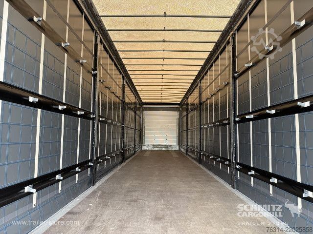 Auflieger mit Pritsche & Plane Schmitz Cargobull Curtainsider Mega Getränke