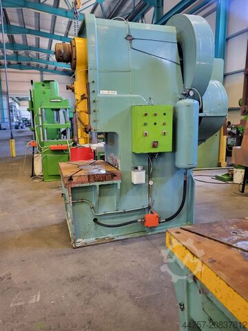 Exzenterpresse GIZELIS 200t