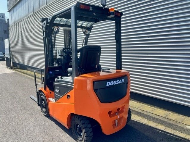 Electric 4-wheel forklift Doosan B20 NSC