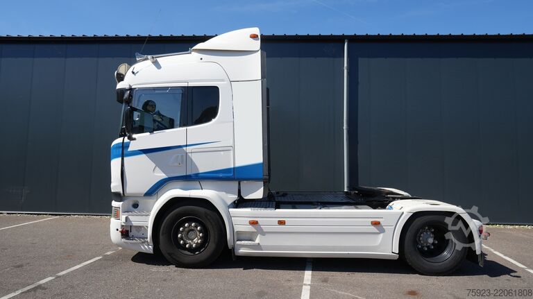 Standard-SZM Scania R 450 tractor unit damaged front