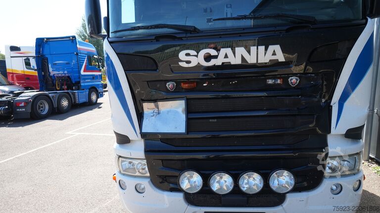 Standard-SZM Scania R 450 tractor unit damaged front