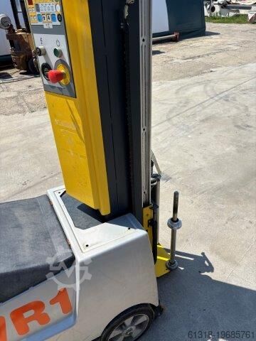 Semi-automatic wrapping machine SIAT WR100
