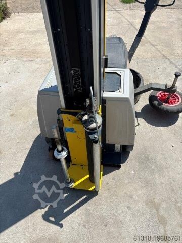 Semi-automatic wrapping machine SIAT WR100