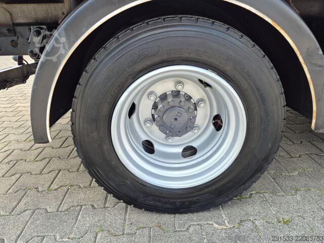 Box van Renault D 7.5 180 / AUTOMAT / HDS FASSI F32