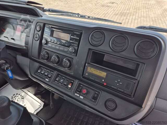 Box van Renault D 7.5 180 / AUTOMAT / HDS FASSI F32