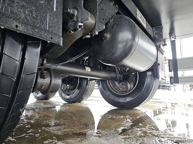 Kühl-/Tiefkühltransport SCHMITZ SKO 24