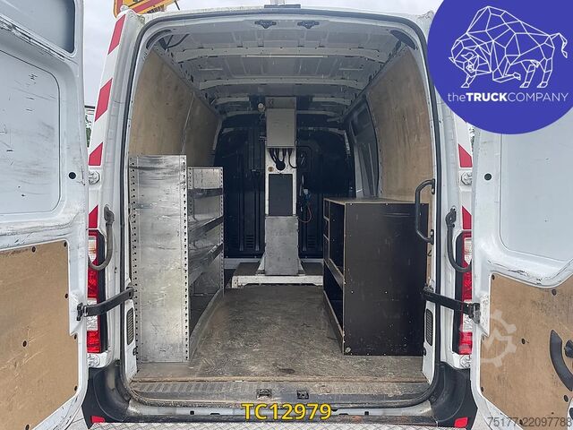 Lifting platform Renault Master 145.35 klubb