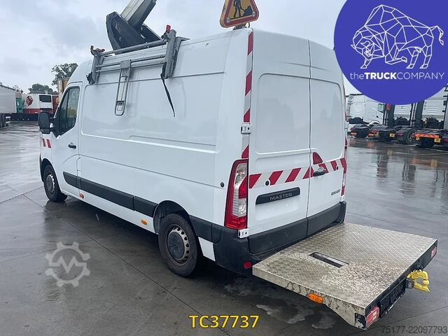 Lifting platform Renault Master 145.35 klubb