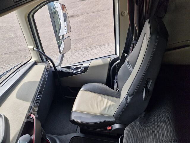 BDF-System Volvo FH 13.500 Globetrotter 6x2 BDF - 4.90 WB - Full...