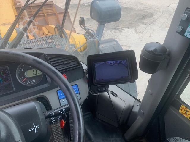 WHEEL LOADER Komatsu WA500-8