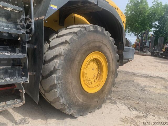 WHEEL LOADER Komatsu WA500-8