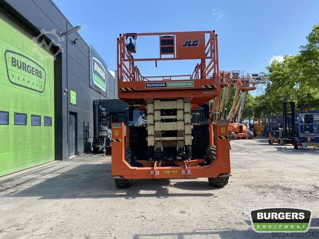 Scissor lift JLG 530LRT