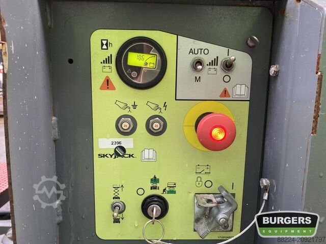 Scissor lift Skyjack SJ6832 RTE