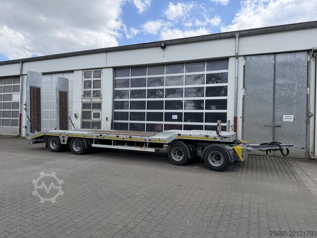 Low loader trailer Möslein TA4 Schwebheim  4 Achs Tiefladeranhänger, Neuwertig