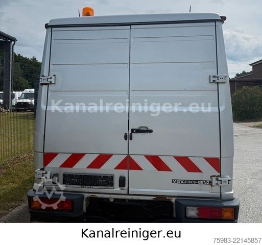 Saugwagen MERCEDES-BENZ Vario 818 D - Müller
