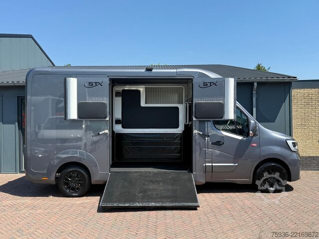 Horse transportation Renault Master STX S3 Paardenwagen Hengsten uitvoering ...