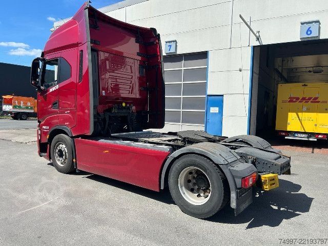 Standard tractor unit IVECO AS440S46T/P / Retarder / Leder