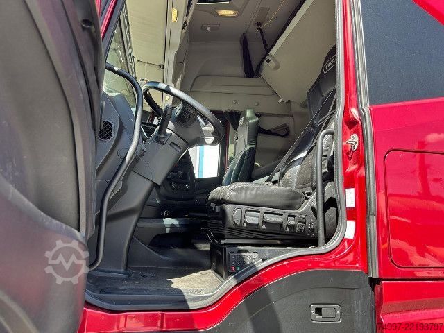 Standard tractor unit IVECO AS440S46T/P / Retarder / Leder