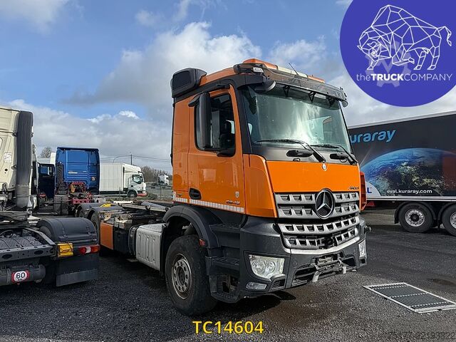Container transportation Mercedes-Benz Arocs 2545