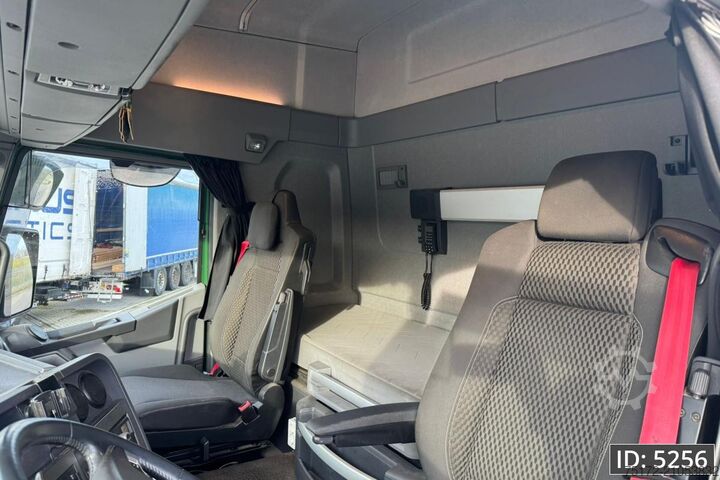 Standard-SZM Renault T460 HighCab, Euro 6, 6x2 / Sliding 5th wheel /...