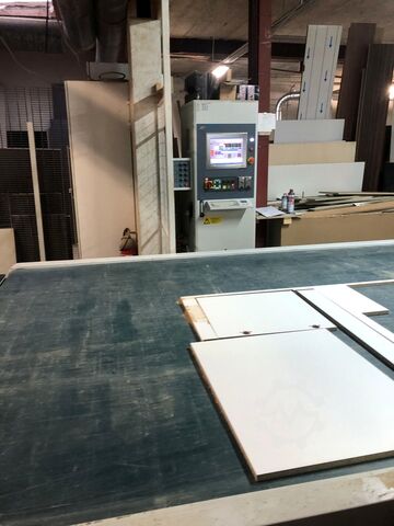 Bearbeitungszentrum mit Durchlauf AES RAPTOR 2142