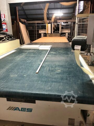 Bearbeitungszentrum mit Durchlauf AES RAPTOR 2142