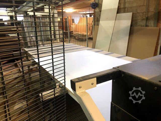 Bearbeitungszentrum mit Durchlauf AES RAPTOR 2142