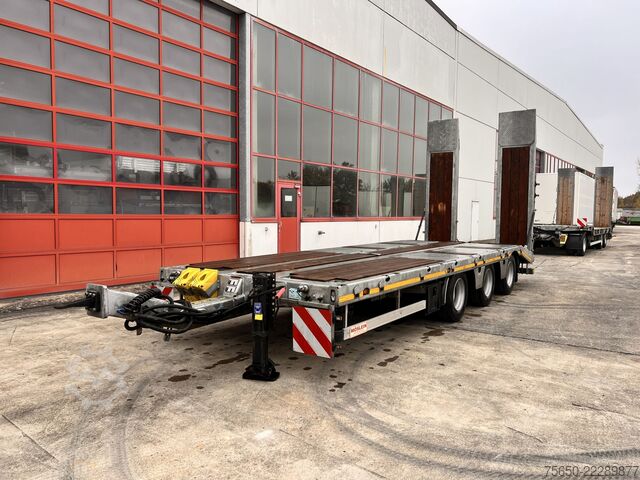 Low loader trailer Möslein TTA33 Schwebheim  31 t Tridemtieflader gelenkt, Neuwertig