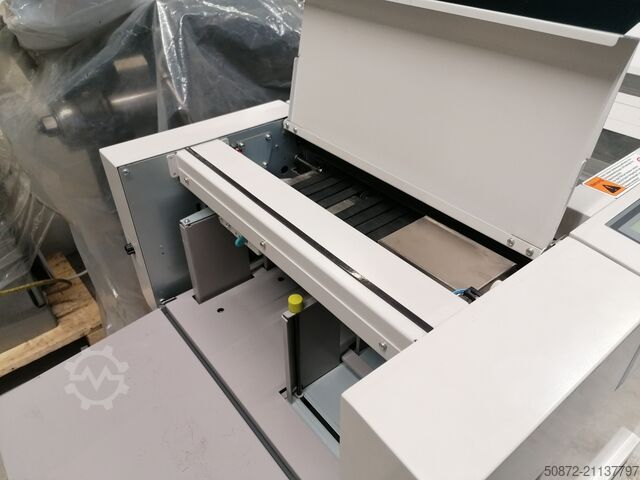Paper cutting machine Duplo Docucutter DC-545 HC
