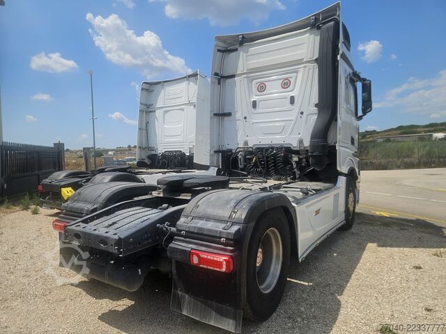 Standard tractor unit Mercedes-Benz Actros 1851 LS